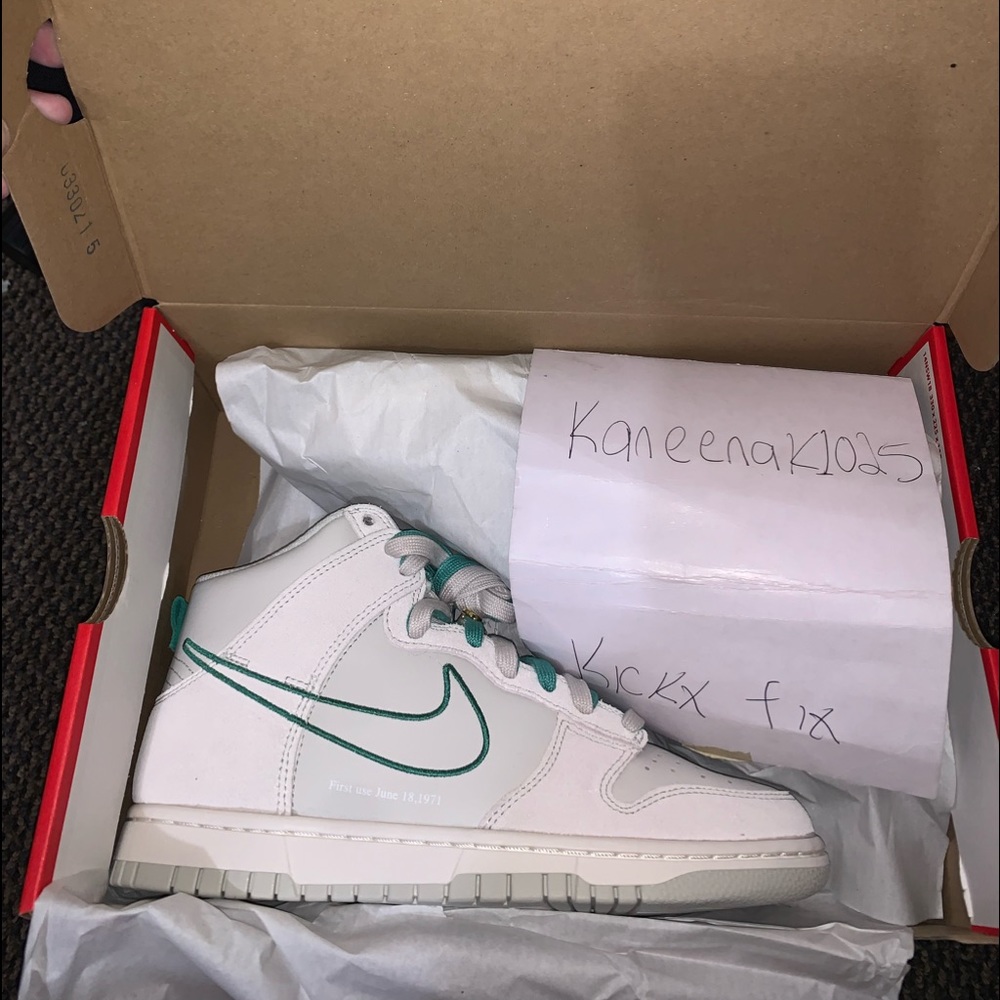 🔥 Nike Dunk High SE LIGHT BONE  / GREEN NOISE DH0960-001 Men US 7.5 🔥
